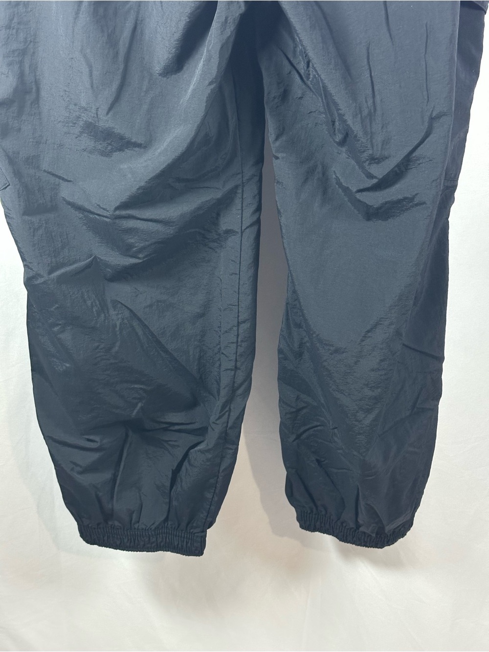 🤍Old Navy Black Cargo Track Joggers - Picture 5 of 12